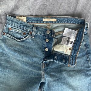 Levi’s wedgie icon jeans